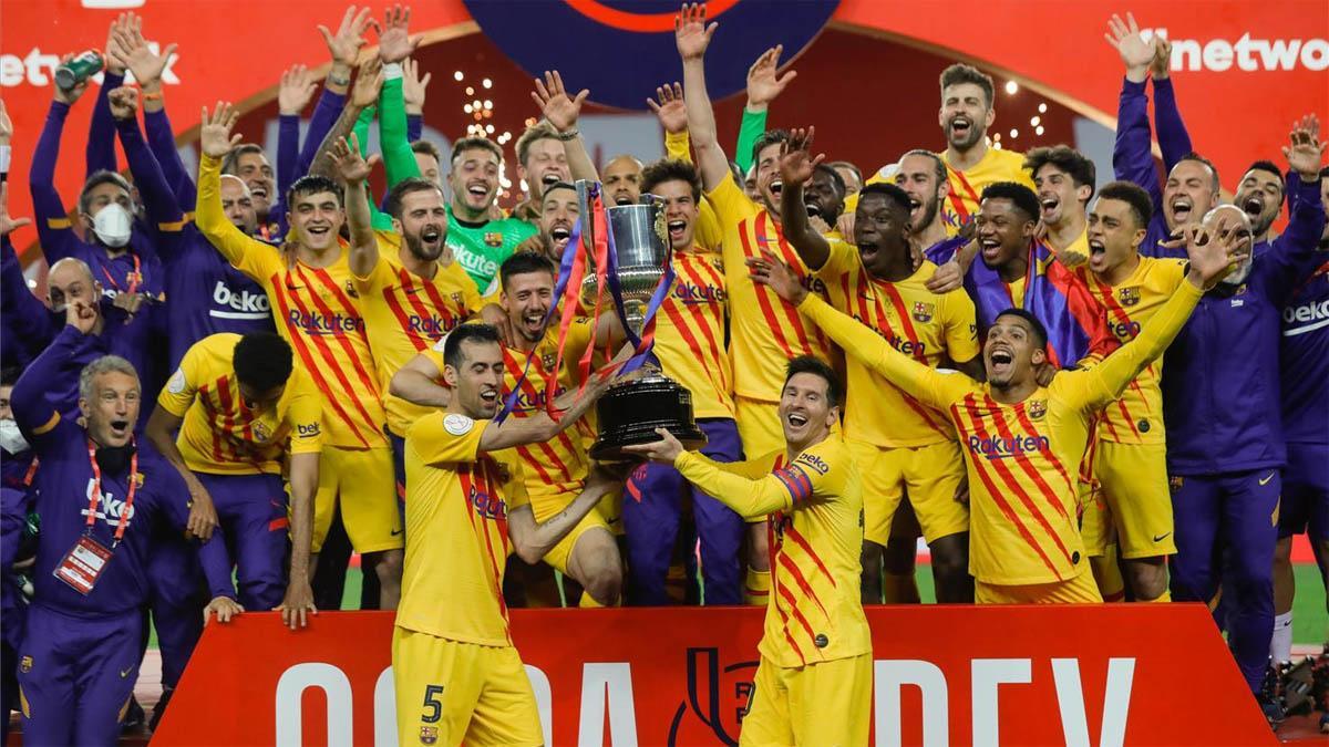 Así fue la celebración del Barça tras ganar la Copa del Rey en el césped