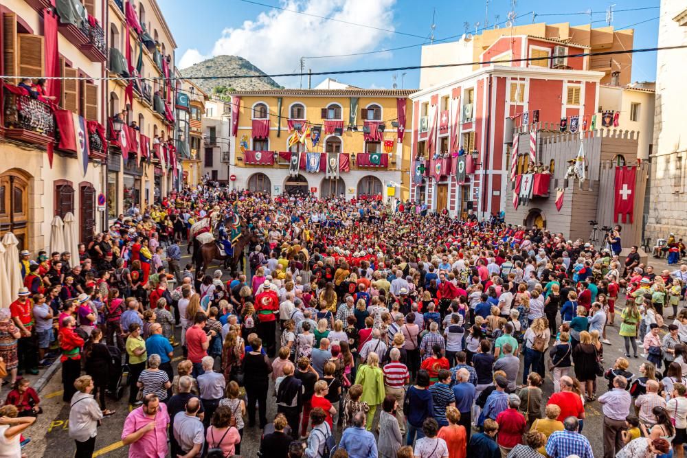 Las huestes moras se hacen con el castillo tras una dura batalla en la que las tropas cristianas defendieron la villa con los arcabuces.