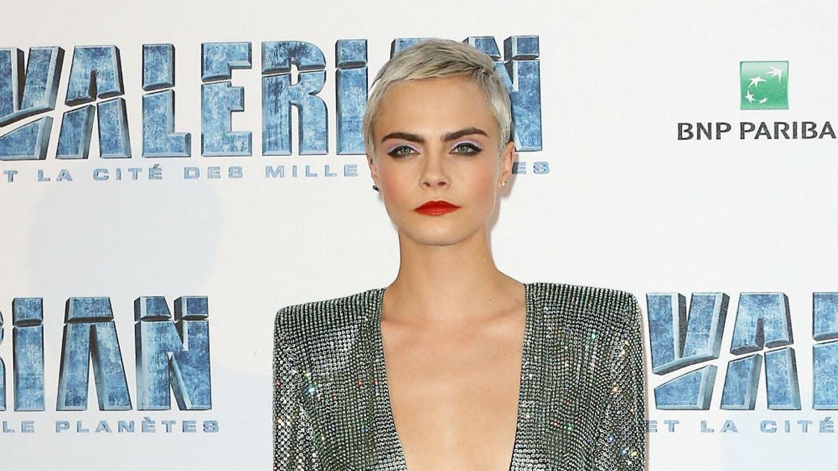 Cara Delevingne con vestido de alta costura