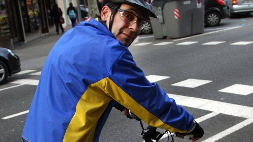 Tráfico exigirá a los ciclistas que lleven casco en ciudad