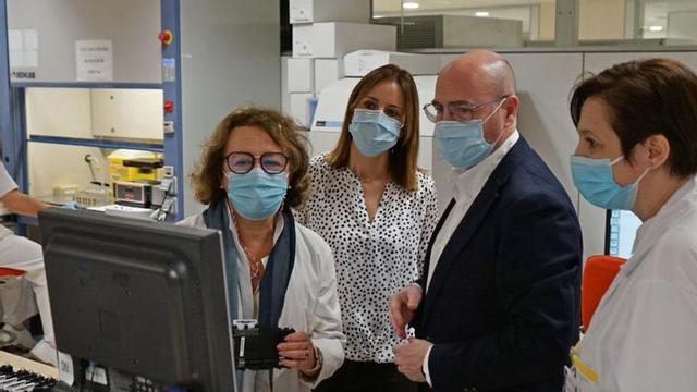 El gerente del SMS, Francisco Ponce, en el centro.  | CARM