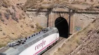Un arrollamiento interrumpe la circulación ferroviaria entre Elda y Sax