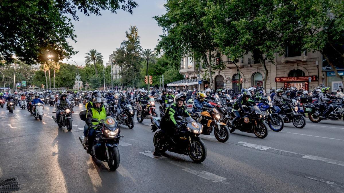 Rund 1.000 Motorradfahrer blockierten die Avenidas in der Innenstadt von Palma.