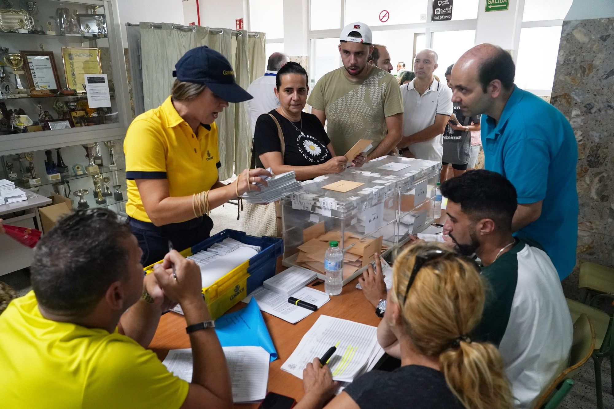 Ambiente en los colegios electorales en la mañana de este 23J en Málaga