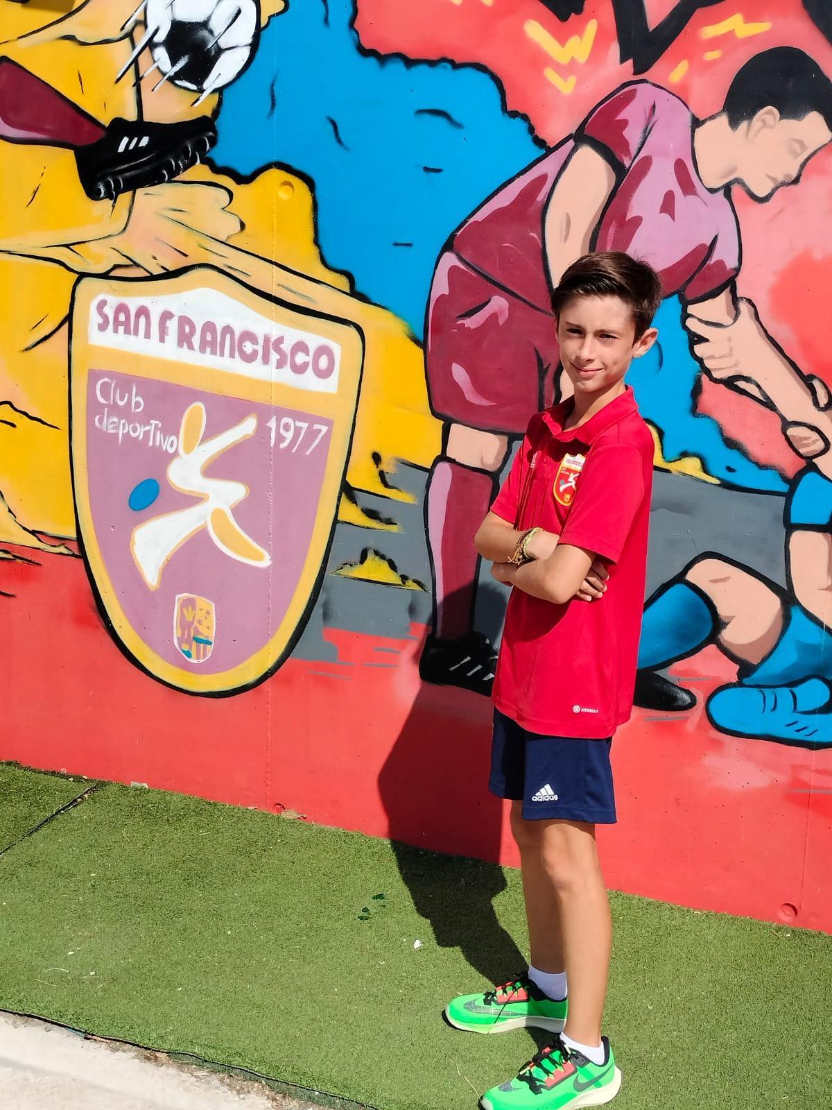 Marc Hernández. portero del alevín del San Francisco posa para este diario
