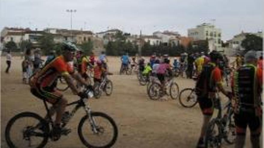 Vidreres Més de 120 persones a la pedalada sobre la mobilitat