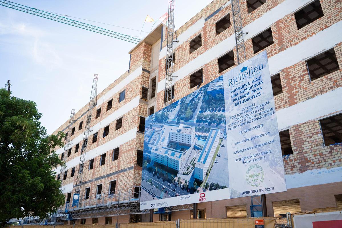 Obras de la futura macrorresidencia de La Cartuja