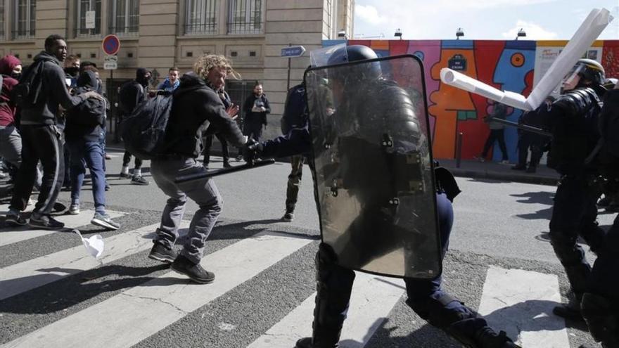 La reforma laboral vuelve a provocar choques entres estudiantes y la policía en Francia