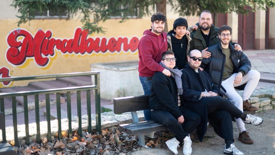 El barrio de Zaragoza que tira de 'reels' y humor para denunciar sus carencias