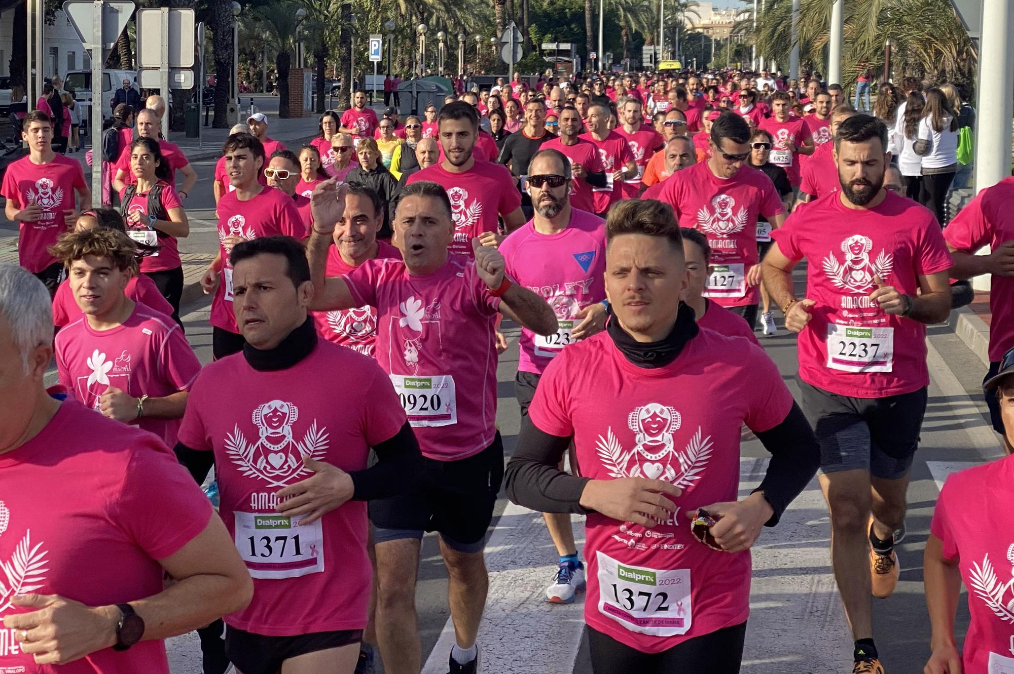 Más de 8.000 solidarios con el cáncer de mama en Elche