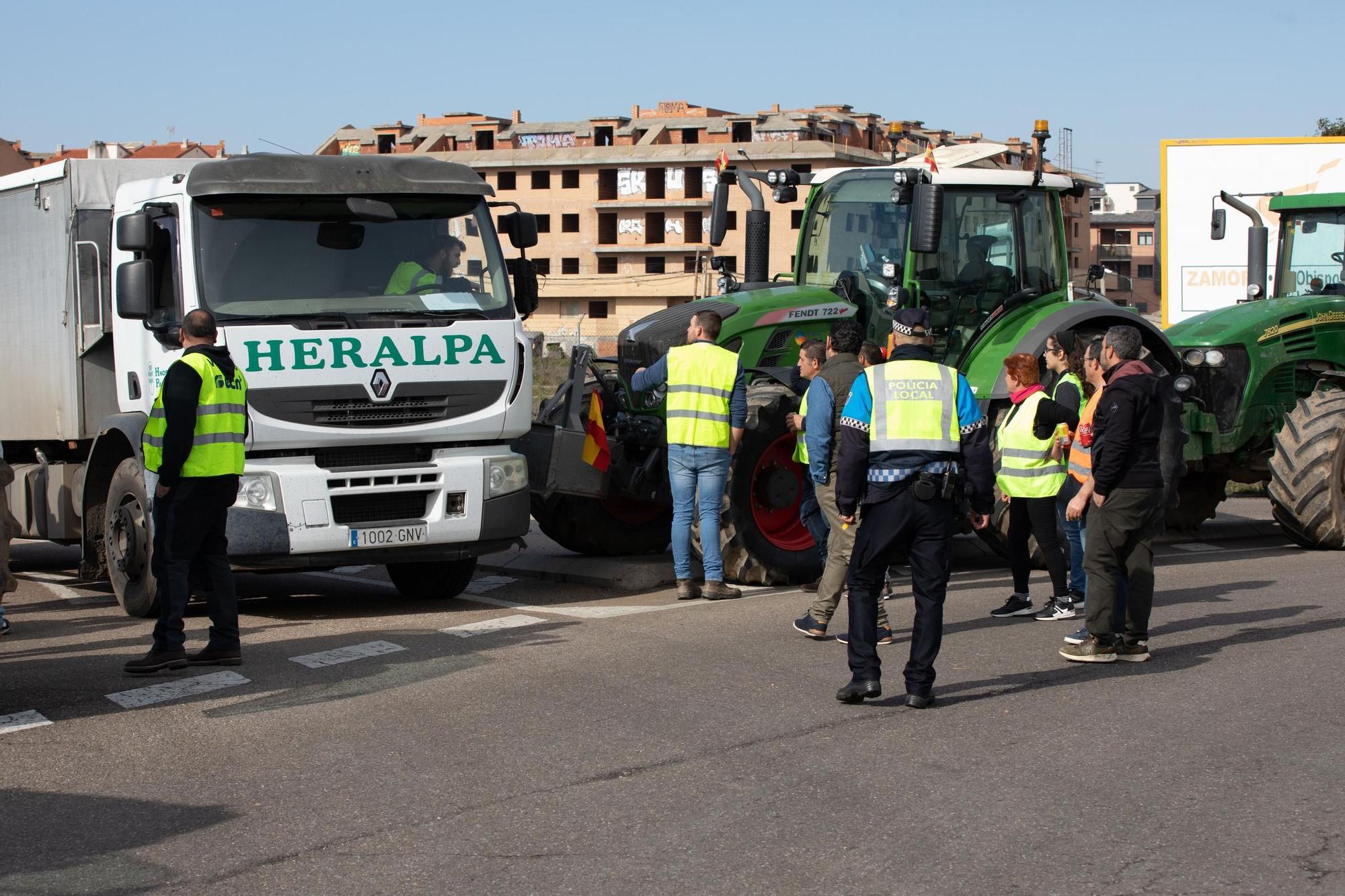 GALERÍA | Tractorada en Zamora: las mejores imágenes de un martes histórico para el campo de la provincia