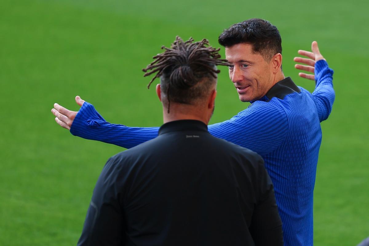 Ansu y Fermín 'trolean' a la prensa en Dortmund Ansu y Fermín 'trolean' a la prensa en Dortmund