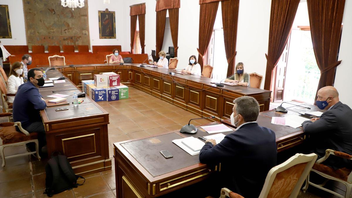 Francisco Ángel Sánchez, con los alcaldes y concejales de Almodóvar, Bujalance y Rute.