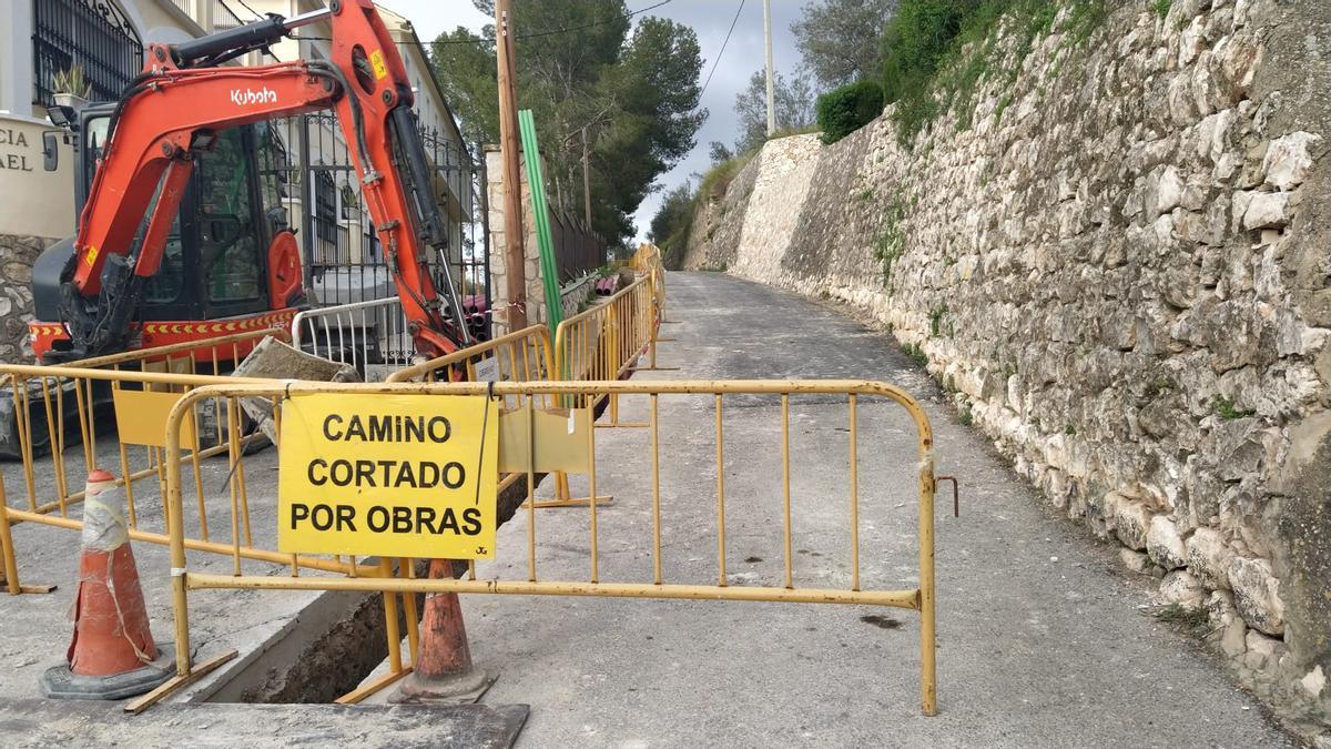 Obras correspondienets al desvío de la línea eléctrica.