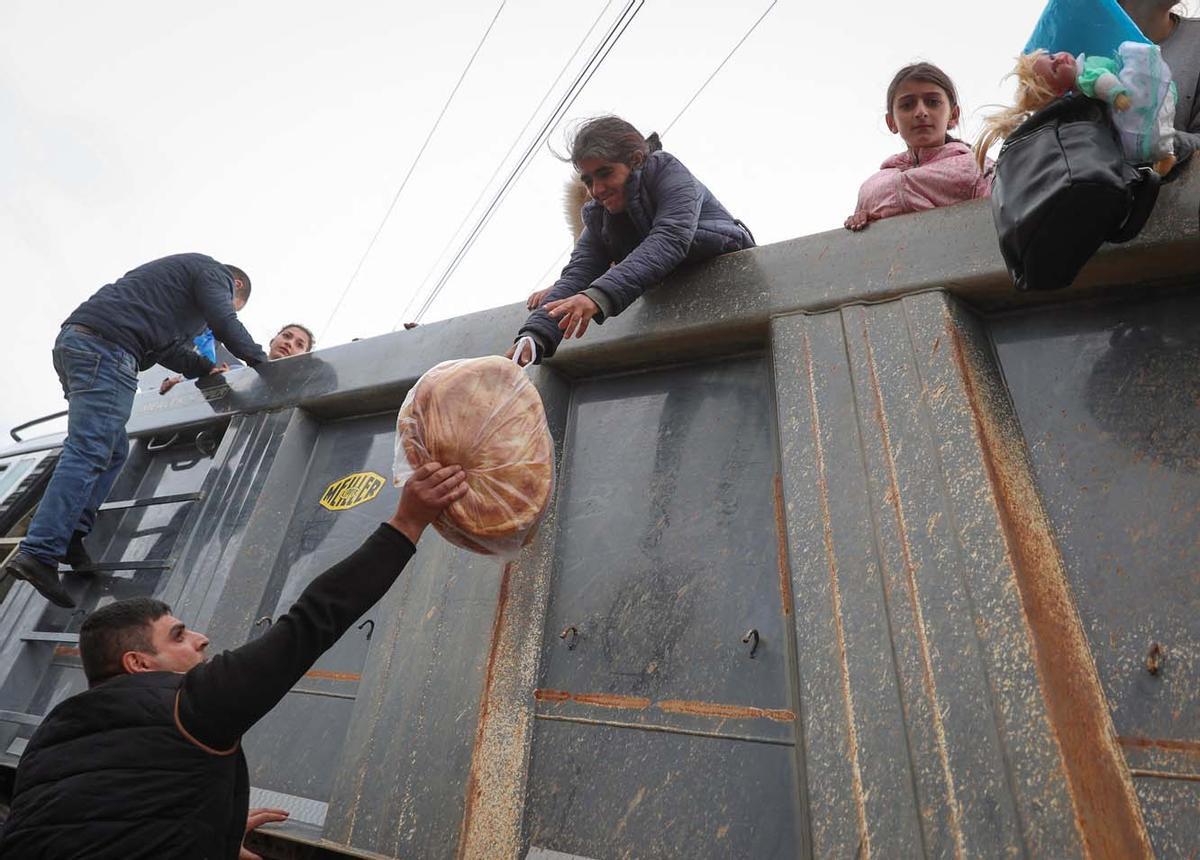 Los refugiados de Alto Karabaj llegan a Kornidzor