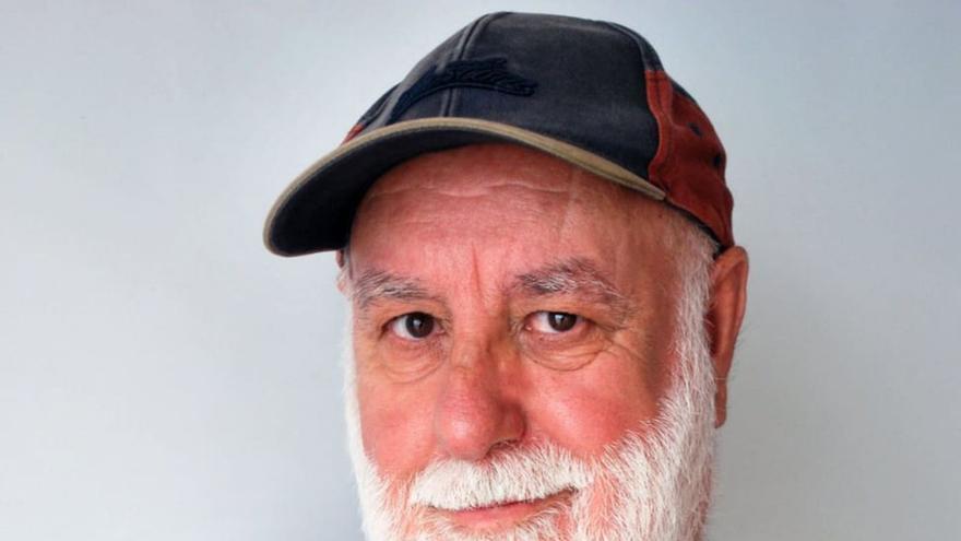 El titiritero, director y dramaturgo Aniceto Roca.