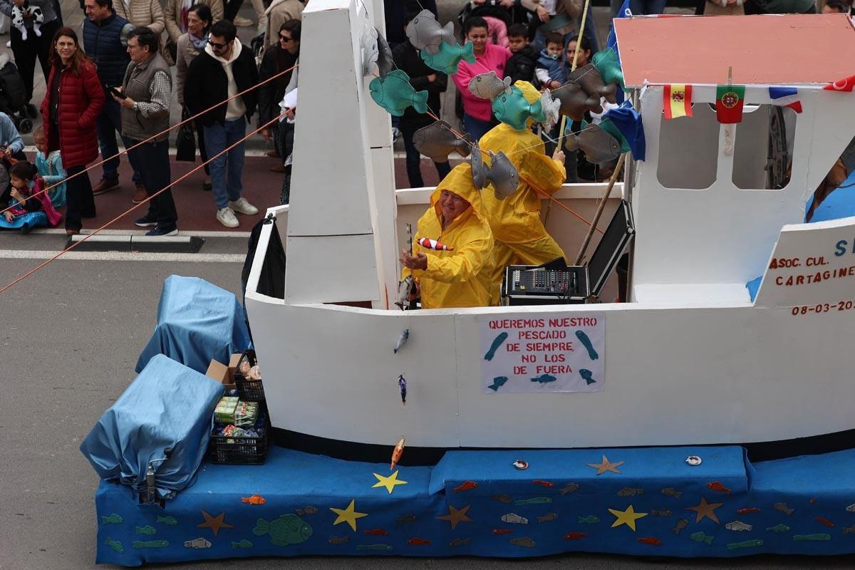 Búscate en las imágenes de la rúa de Carnaval de Ibiza