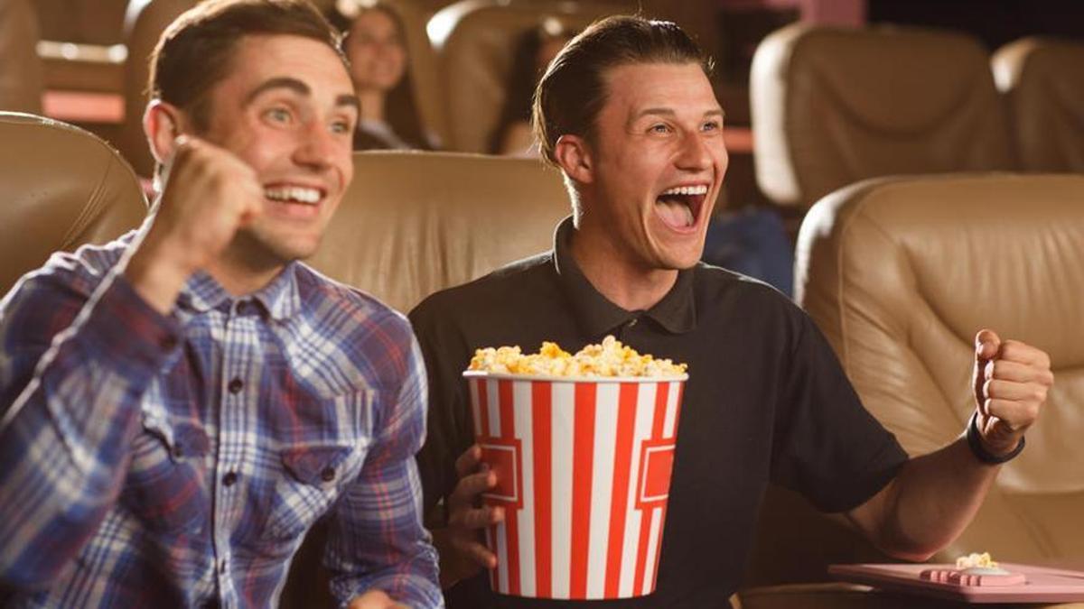 Comer palomitas en el cine tiene una explicación - El Periódico