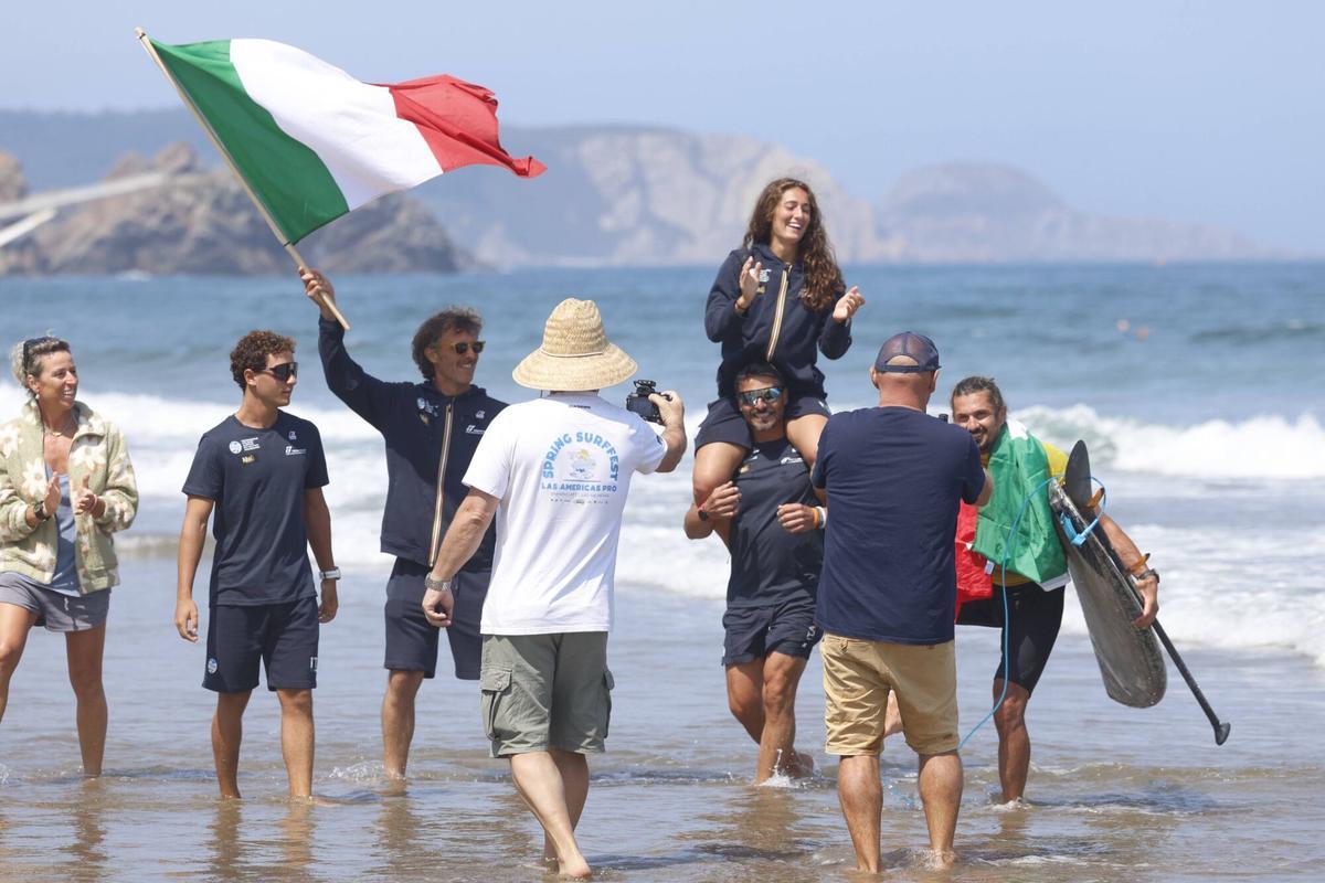 En imágenes: Así fue la victoria de España en el campeonato de paddle surf de Salinas En imágenes: Así fue la victoria de España en el campeonato de paddle surf de Salinas