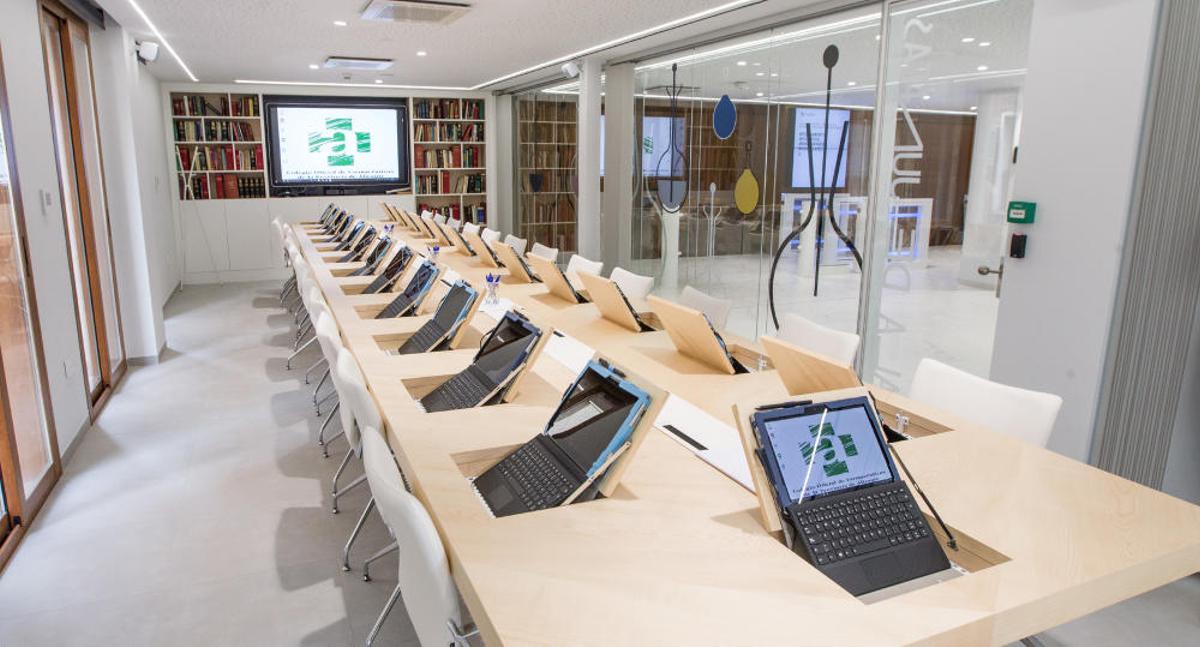 Las nuevas instalaciones del COFA, que se inauguraron el 16 de noviembre, presentan una reforma integral del edificio, que puedes comprobar en el curioso vídeo de este artículo