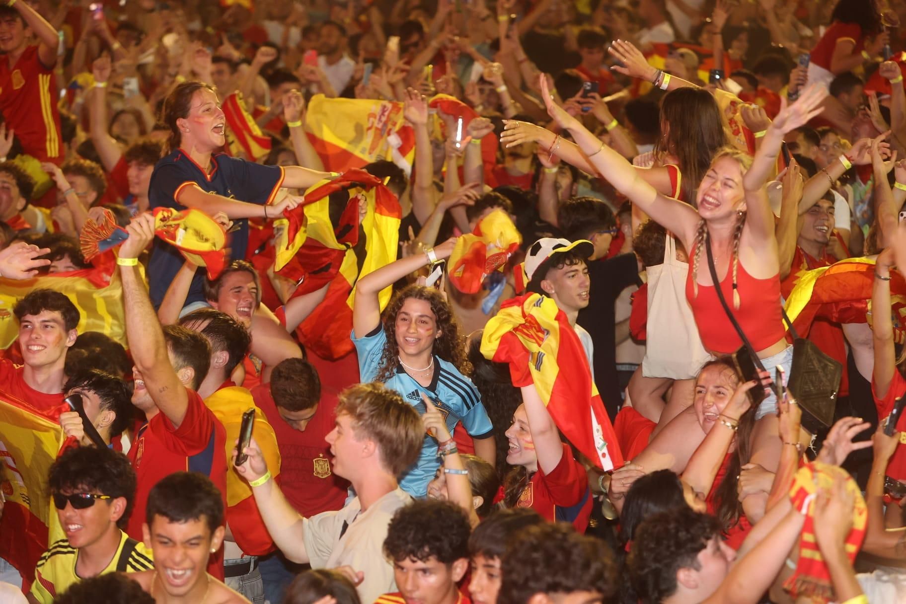 España gana la Eurocopa: Los alicantinos celebran la final de la Eurocopa
