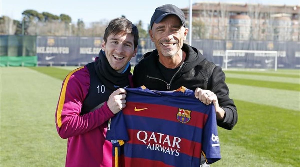 Messi i Ramazotti, a la ciutat esportiva de Sant Joan Despí. Messi i Ramazotti, a la ciutat esportiva de Sant Joan Despí.