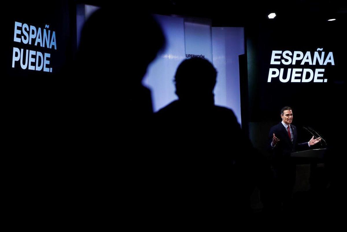 Sánchez garantiza "estabilidad" ante la plana mayor empresarial