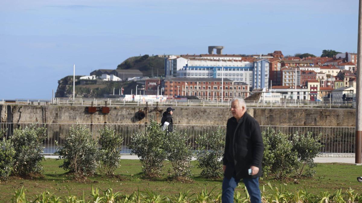 VÍDEO: El paseo de Naval Azul en Gijón cumple un mes