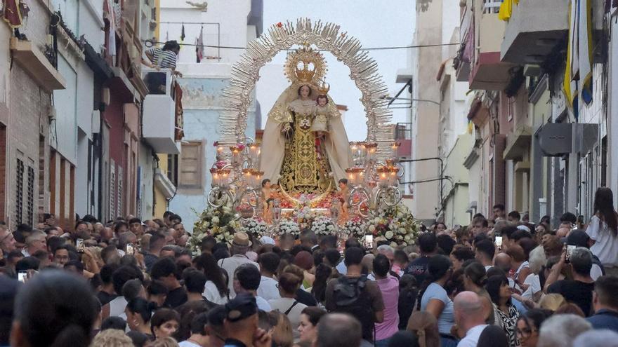 La procesión de La Aurora de la Virgen del Carmen en La Isleta 2026, en imágenes