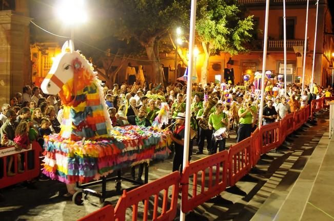 Caballitos de fuego en Galdar.