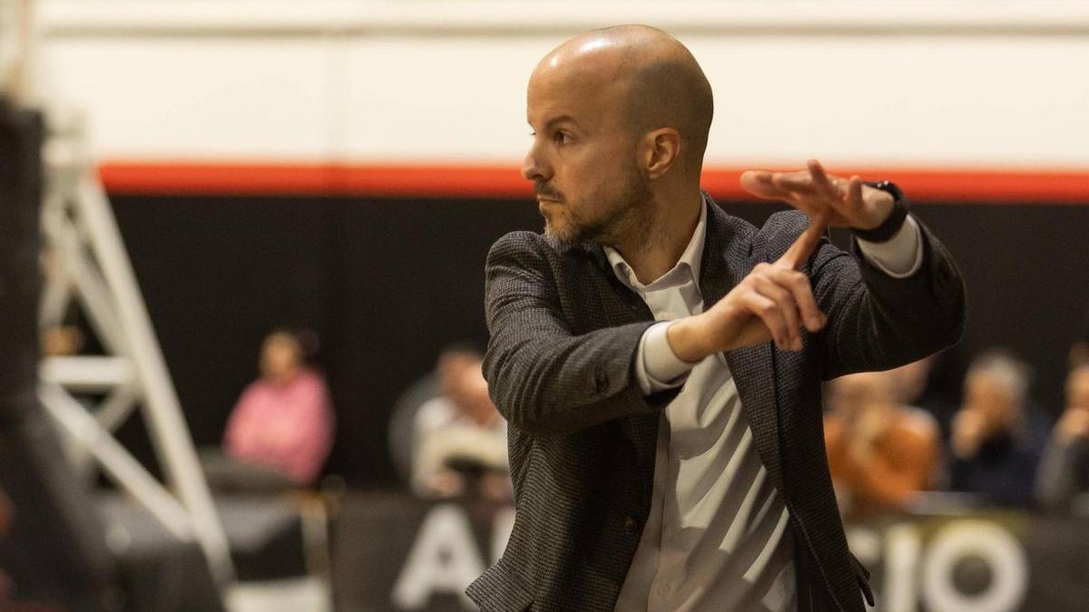 Bisbal Bàsquet: Opportunity to Seal Survival Against Salou Despite Recent Losses & League Challenges