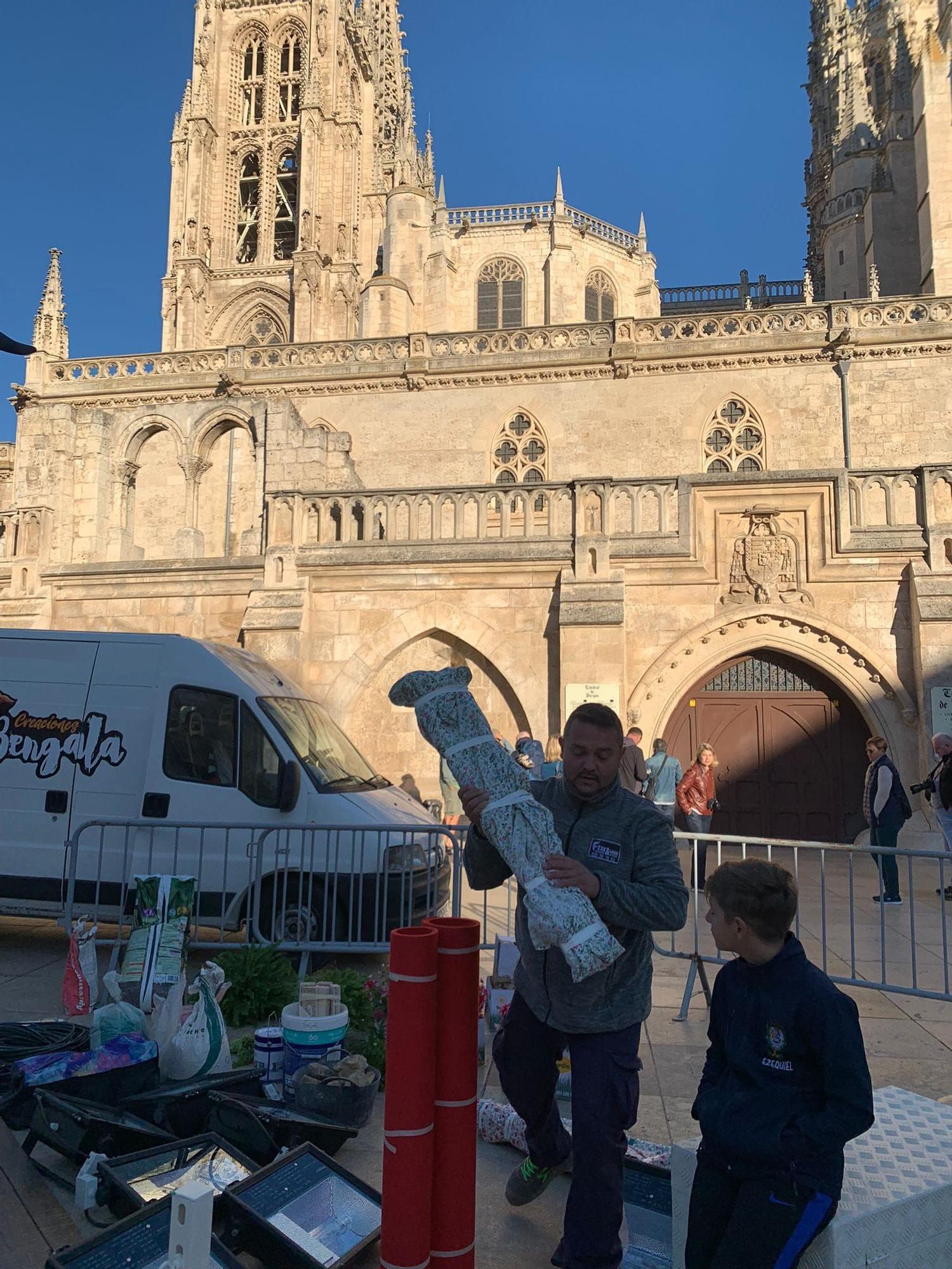 Una "plantà" a los pies de la Catedral de Burgos