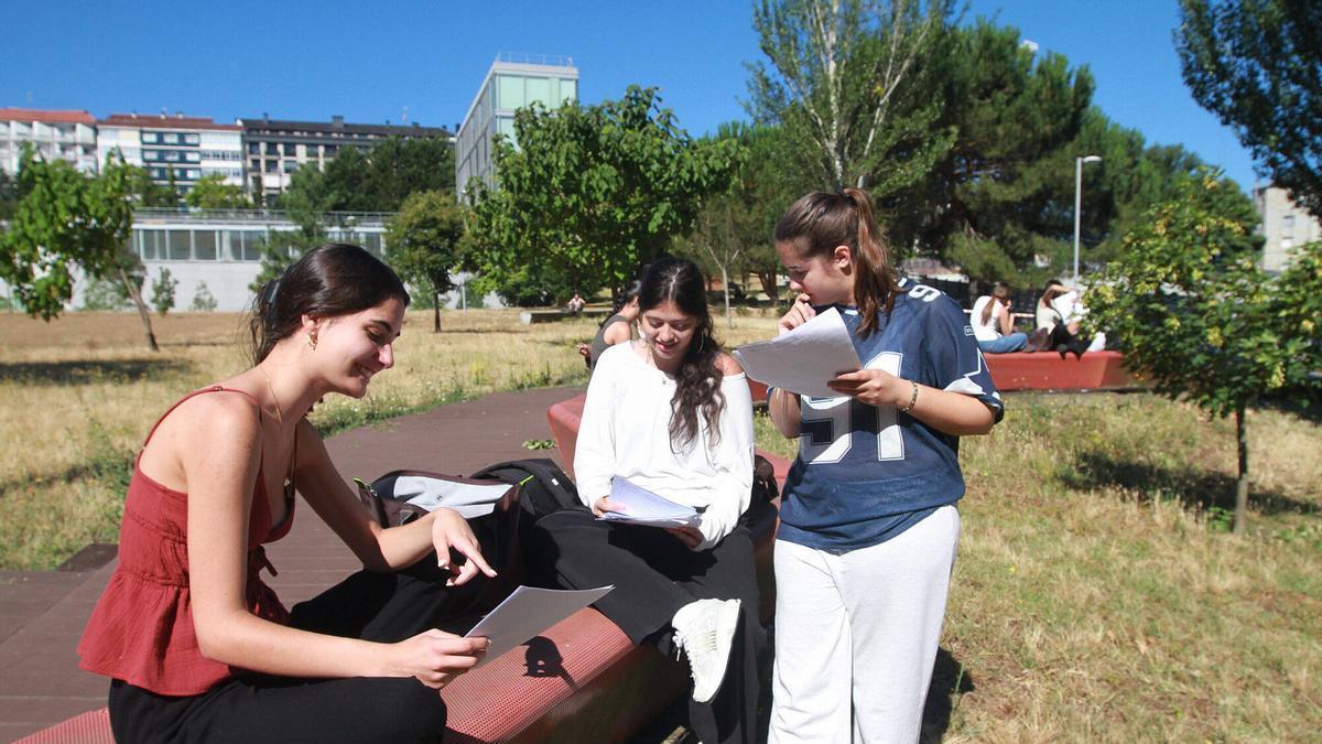 Los alumnos ourensanos en su último día de la PAU extraordinaria.