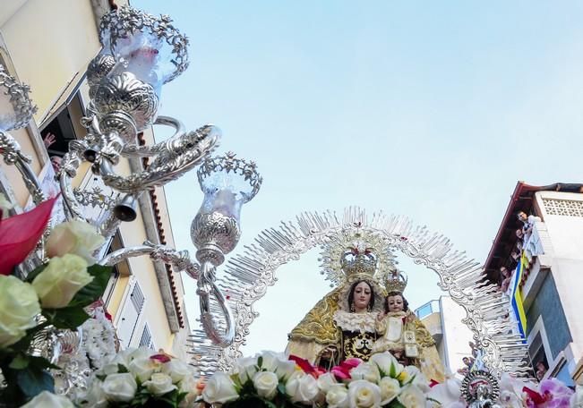 Procesion del Carmen por las calles de La Isleta