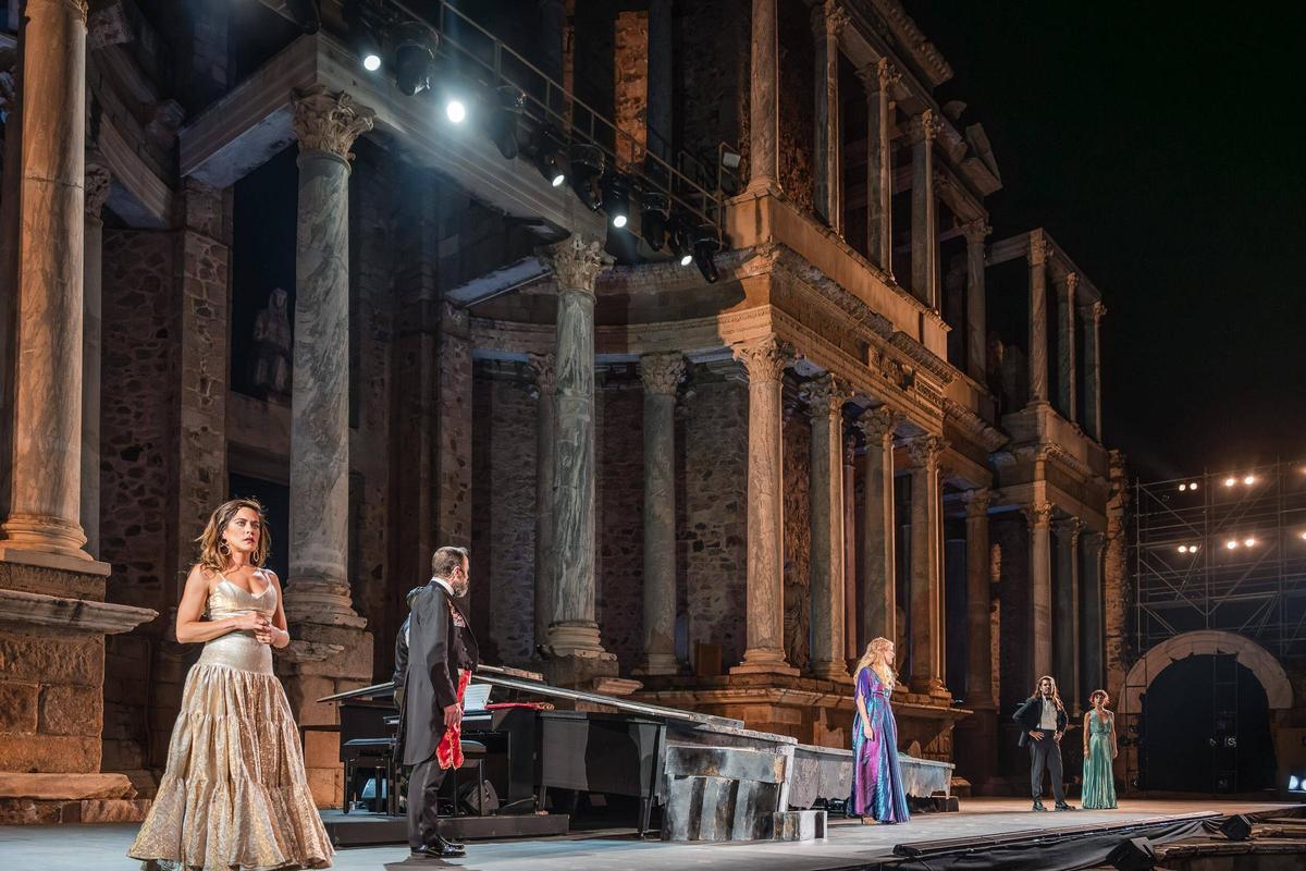 El Teatro Romano de Mérida acoge la puesta en 'Electra' El Teatro Romano de Mérida acoge la puesta en 'Electra'
