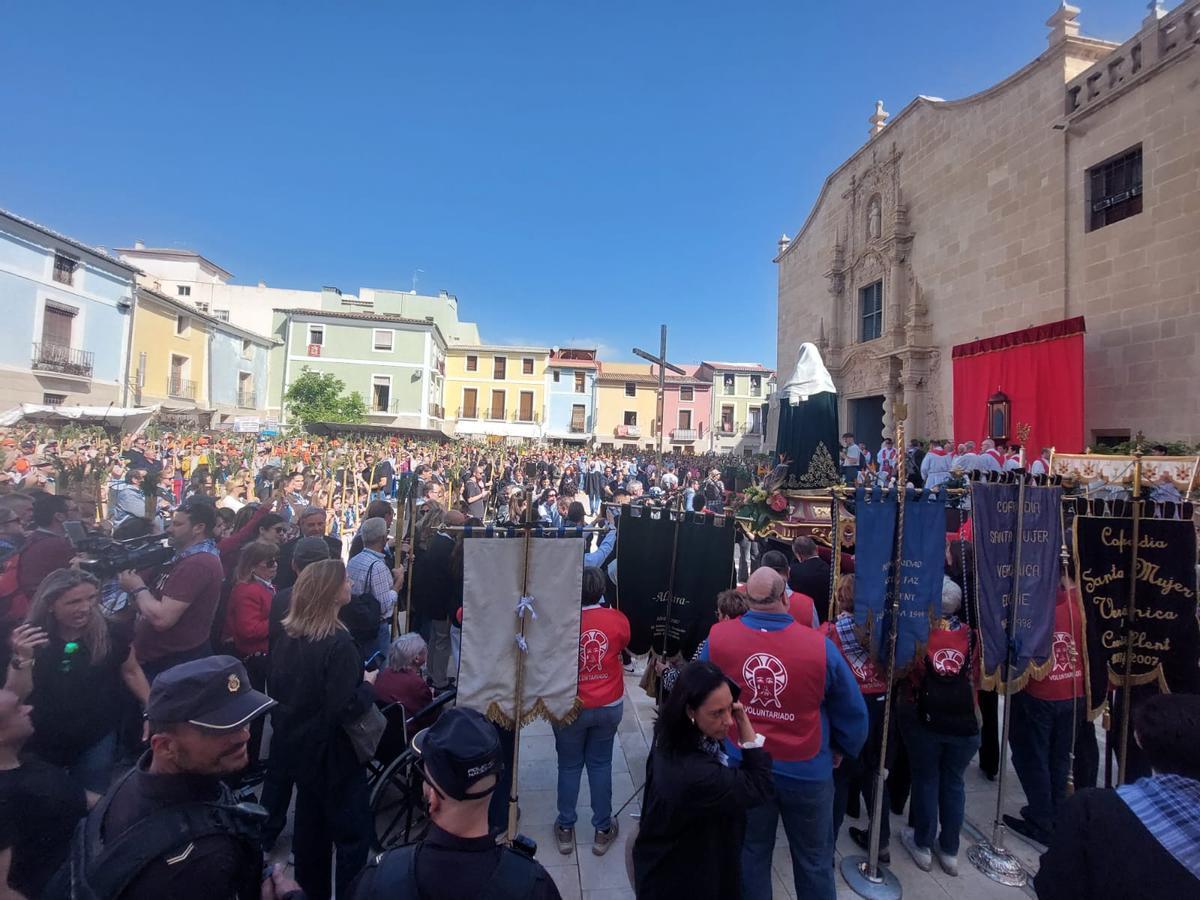 300 policías locales -distribuidos en distintos turnos-, cerca de 100 voluntarios de Protección Civil y una dotación de la unidad de drones de los Bomberos participarán en el dispositivo de seguridad