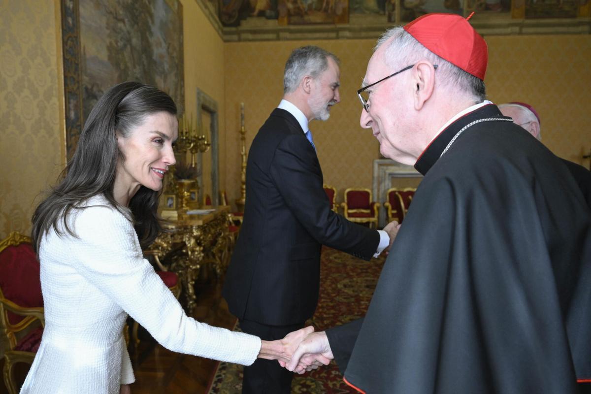 Felipe VI y la reina Letizia llegan al Vaticano para su audiencia con León XIV.