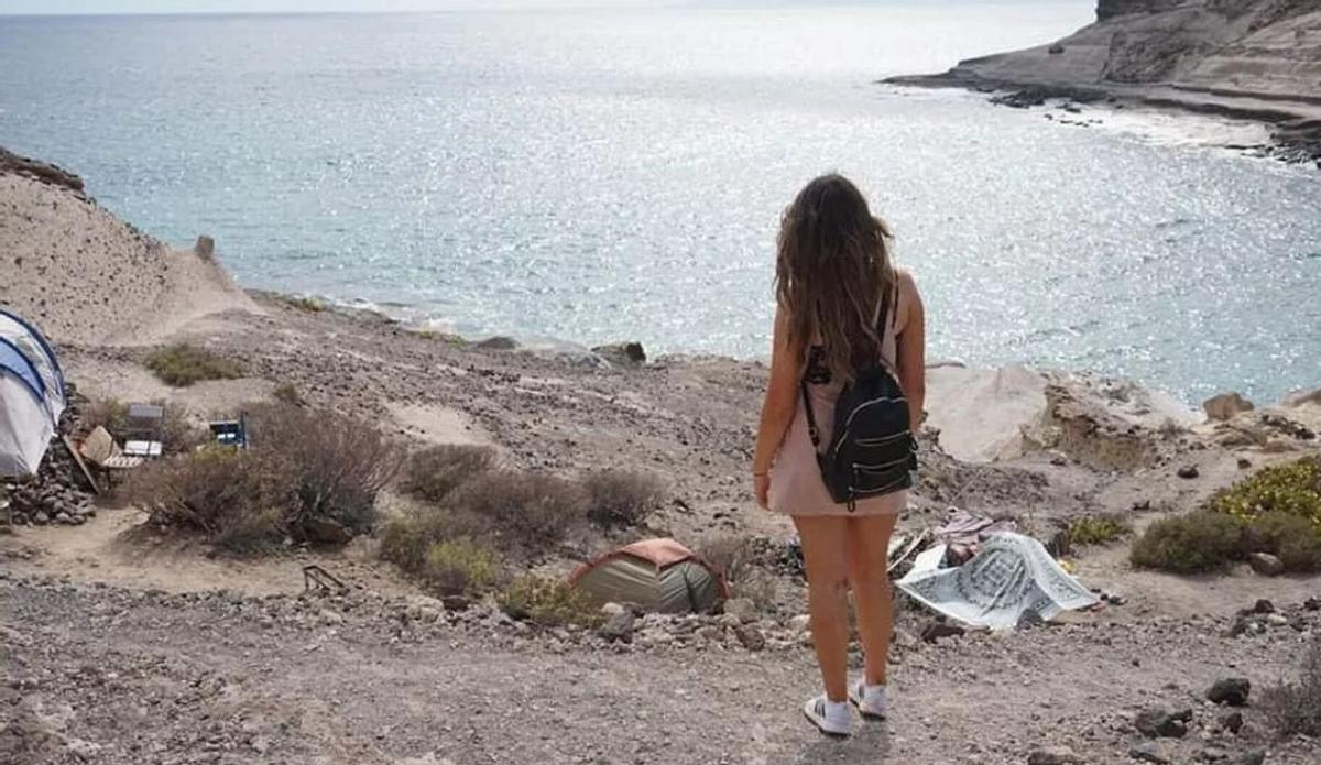 Ciara ganaba menos de cuatro euros a la hora como camarera en Tenerife