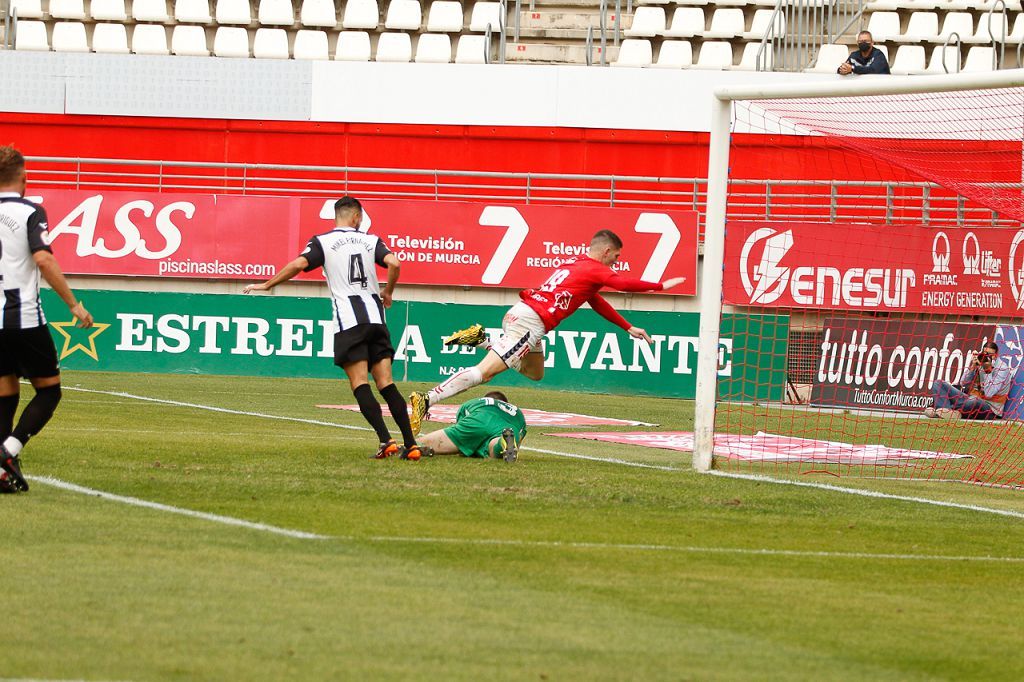 El Real Murcia no levanta cabeza (0-0)