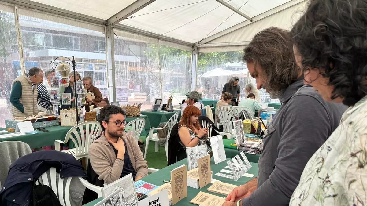 Luarca celebra su IX Feria del Libro con un homenaje a la palabra y la comunidad