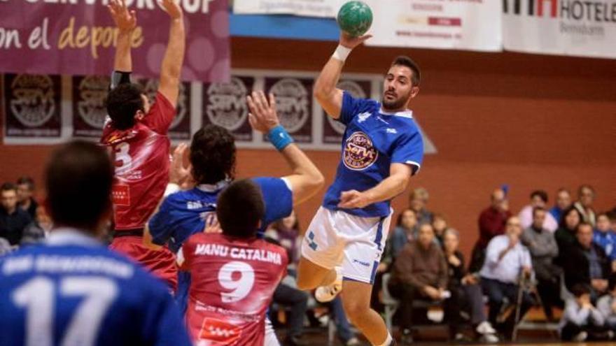 Adrián Santamaría en un partido en el Palau l&#039;Illa