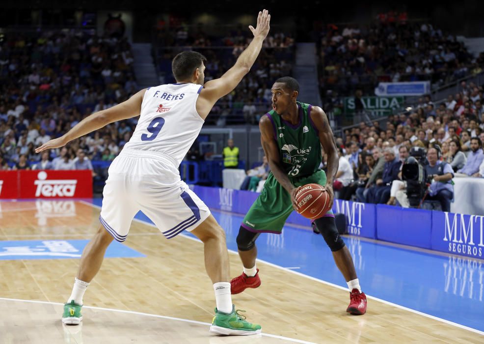 El Unicaja dio la cara en el BarclayCard Center ante el vigente campeón de Liga, el Real Madrid.