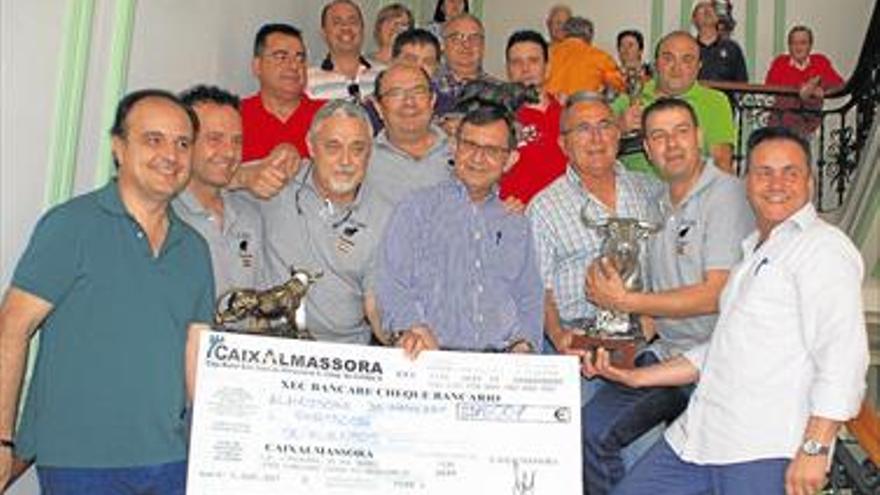 El Comboi gana el premio  al mejor toro en Almassora
