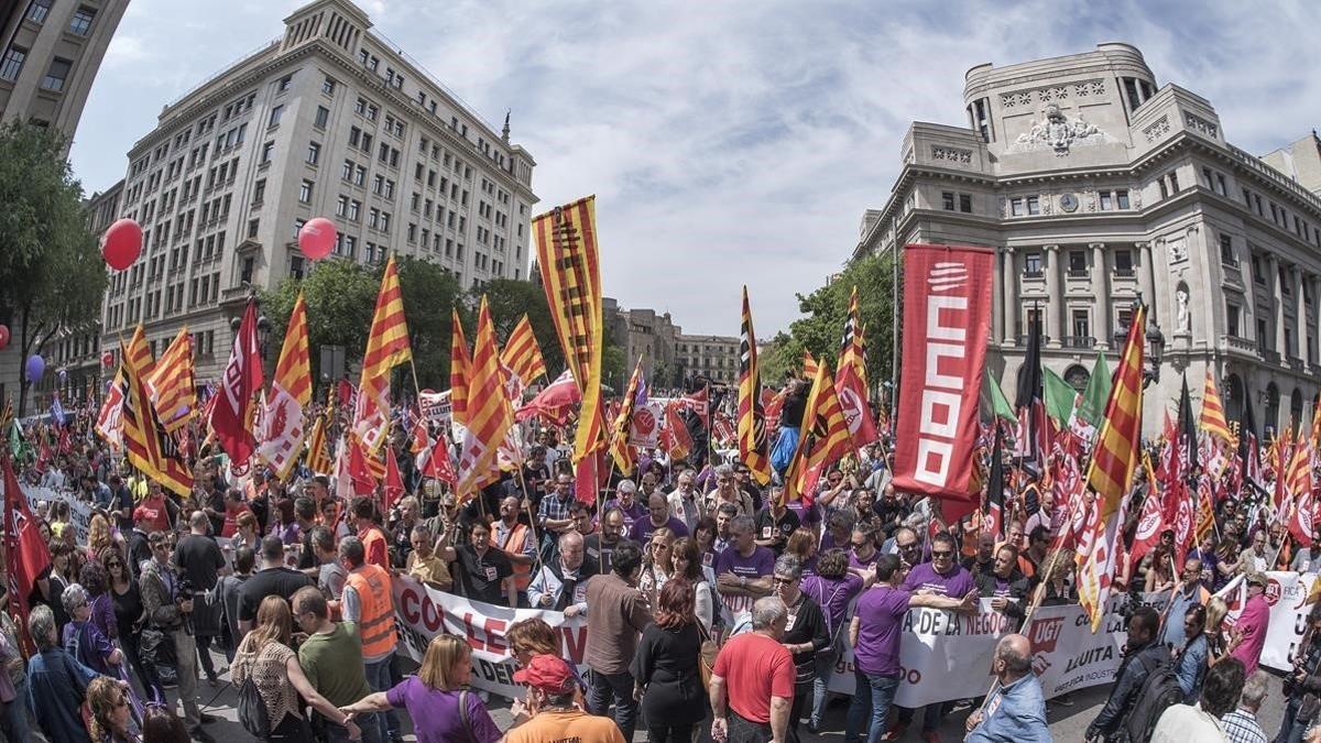 abertran43446381 barcelona  22 05 2018 protestas de ugt y ccoo ante foment de180522131139