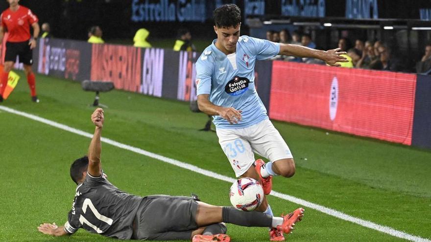 Hugo Álvarez
supera a Lucas
Vázquez.
| Pablo Hernández Gamarra