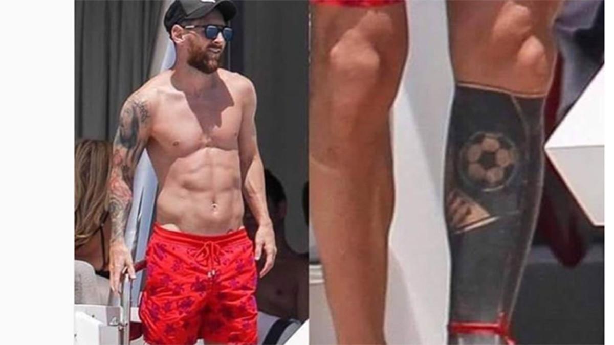 Messi sigue llevando la cinta roja en su tobillo izquierdo