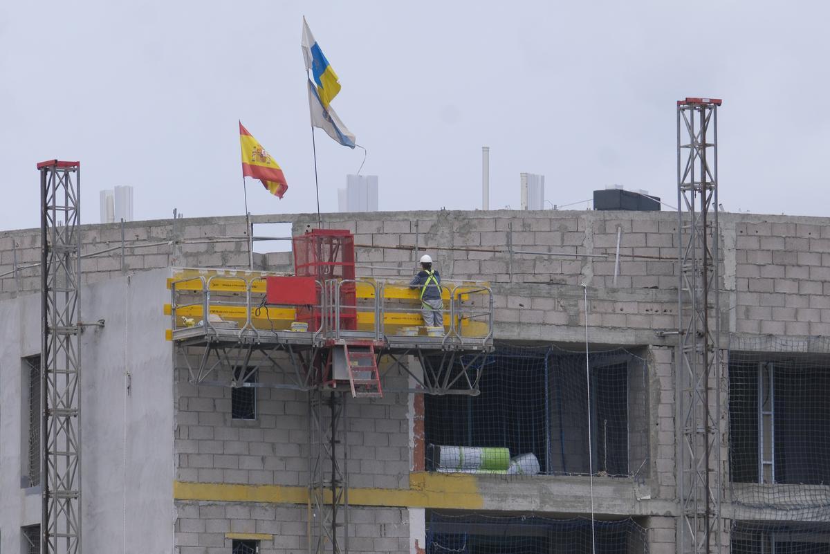 Trabajador en una obra en la ciudad de Las Palmas de Gran Canaria.
