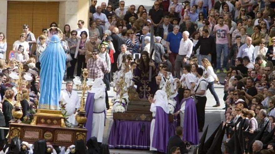 El Encuentro Doloroso en la Plaça Major, en la Semana Santa de Ontinyent del año pasado.