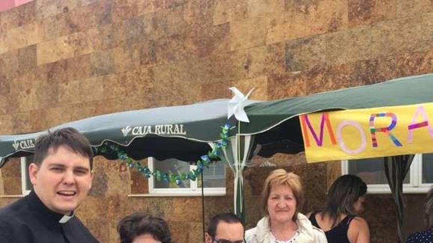 Mercadillo de dulces caseros en Morales del Vino a favor de Manos Unidas