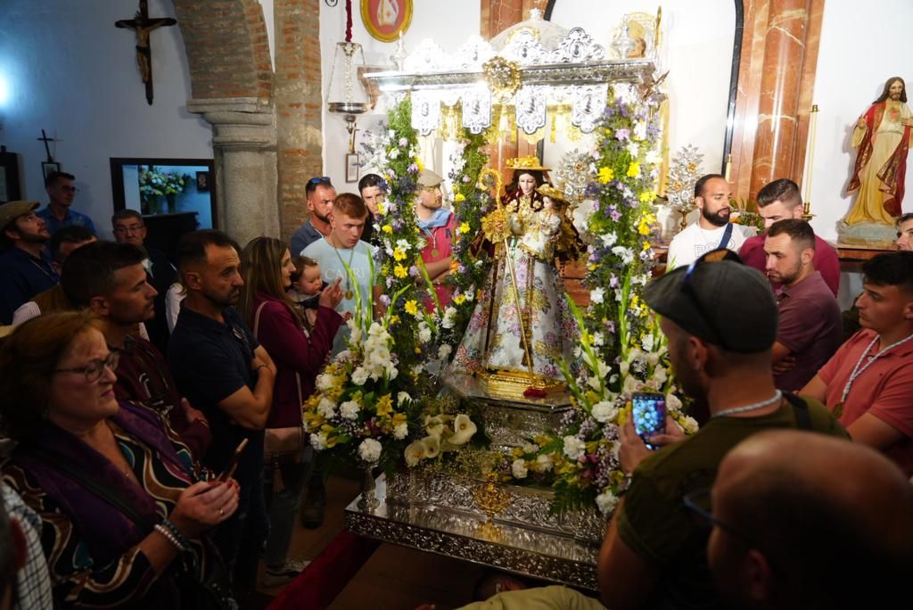 Entrada de la Virgen de la Antigua en Hinojosa